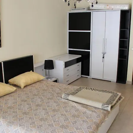 Apartment Sevil Homes Garden